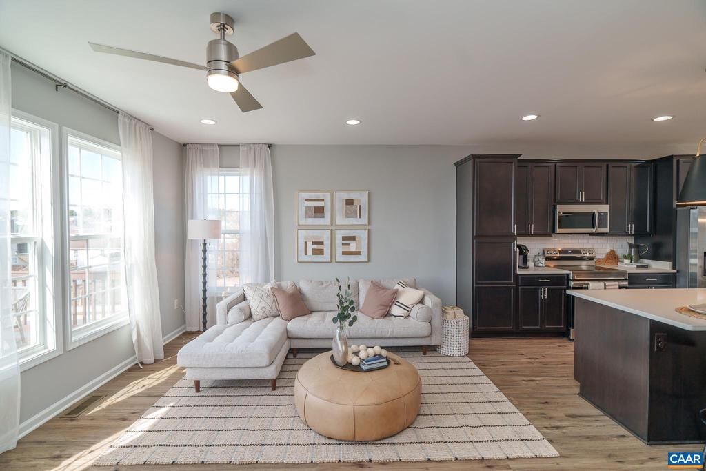 304 Cheshire Ln, Waynesboro, VA 22980 Main Photo