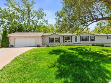 4441 Bernadette Avenue, Bellevue, NE 68147