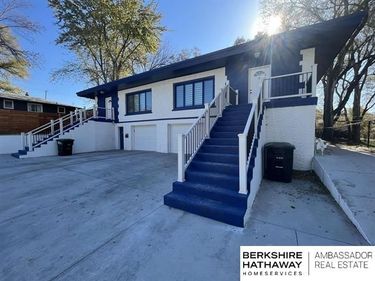 5613 Charles Street , Omaha, NE 68132