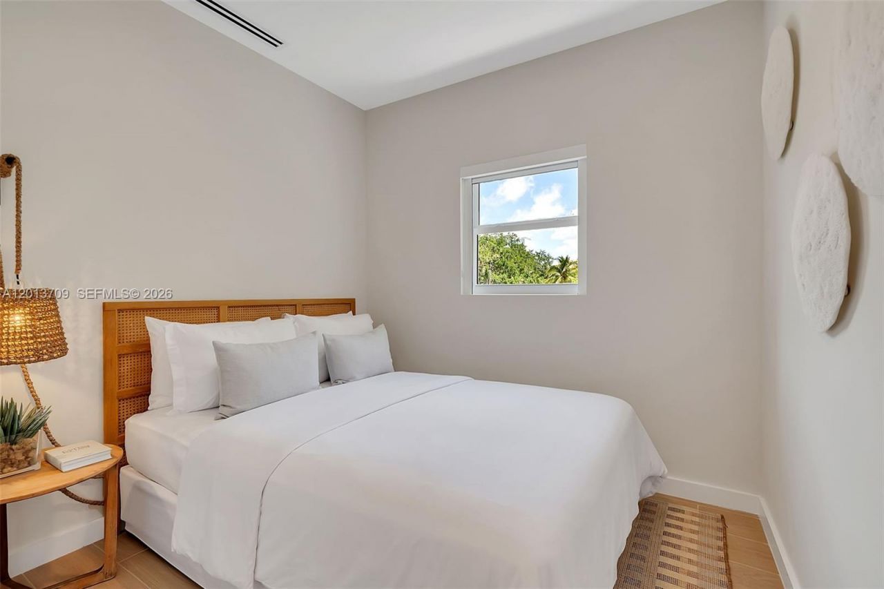 1840 SW 22nd Ter, Unit 1, Miami, FL 33145 Photo