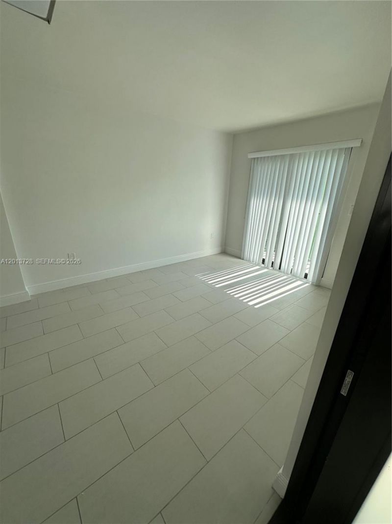 536 SW 7th St , Unit 6, Miami, FL 33130 Photo