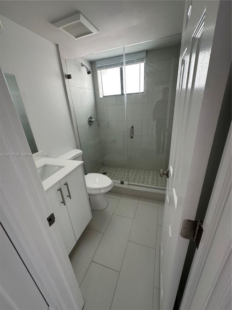 536 SW 7th St , Unit 6, Miami, FL 33130 Photo
