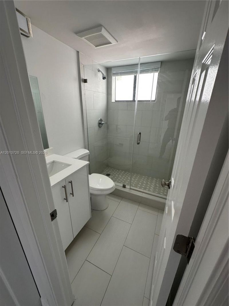 536 SW 7th St , Unit 6, Miami, FL 33130 Photo
