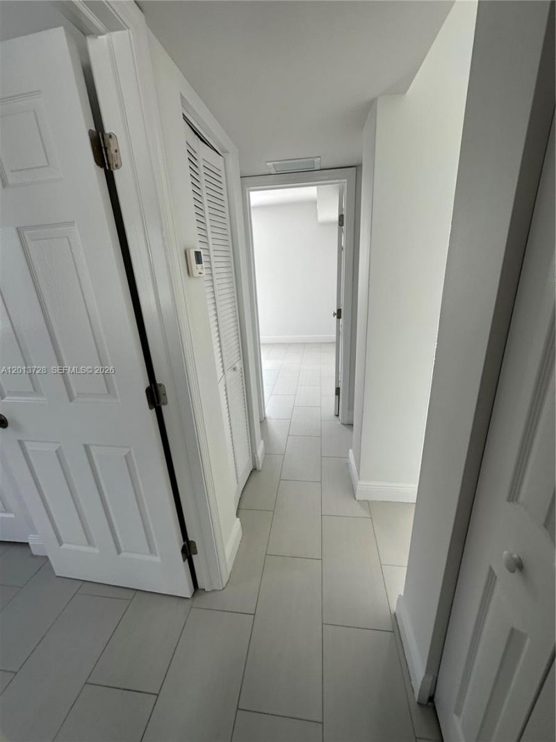 536 SW 7th St , Unit 6, Miami, FL 33130 Photo