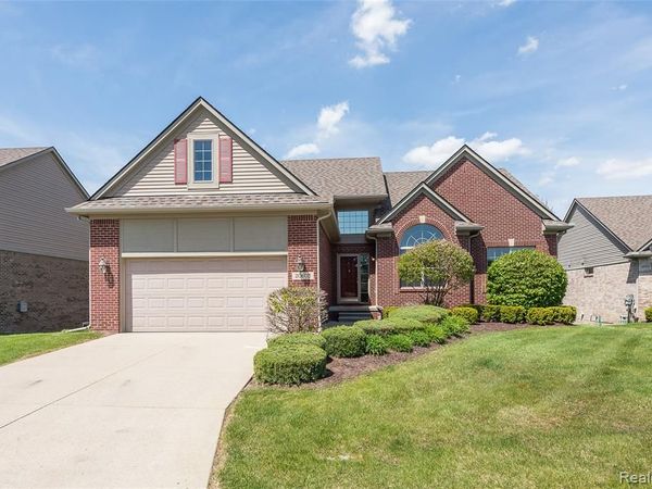 20605 Golf Ridge Circle , Livonia, MI 48152