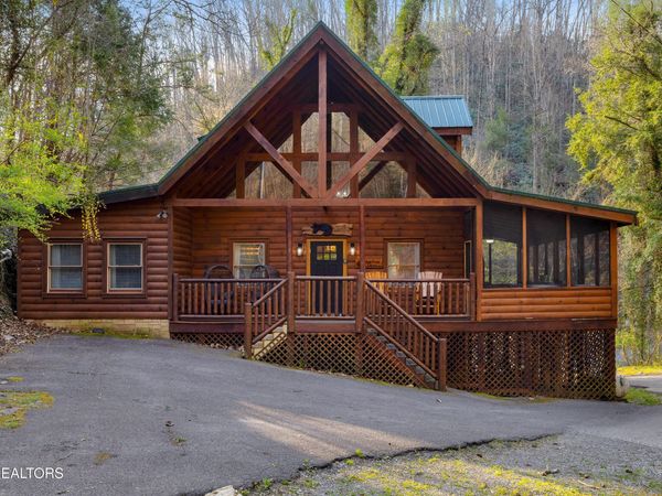 401 King Branch Rd, Sevierville, TN 37876