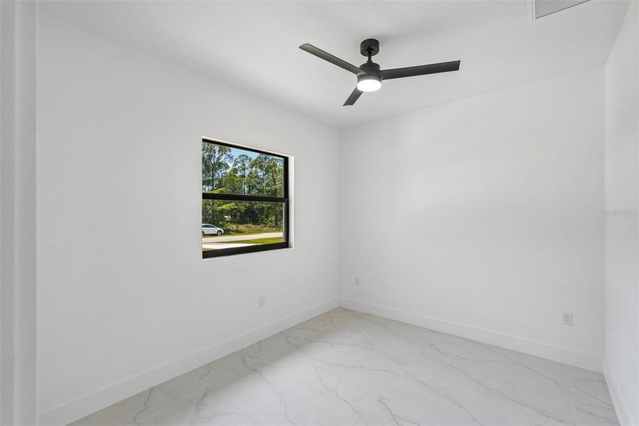 845/847 Meadow Road , Lehigh Acres, FL 33973 Photo