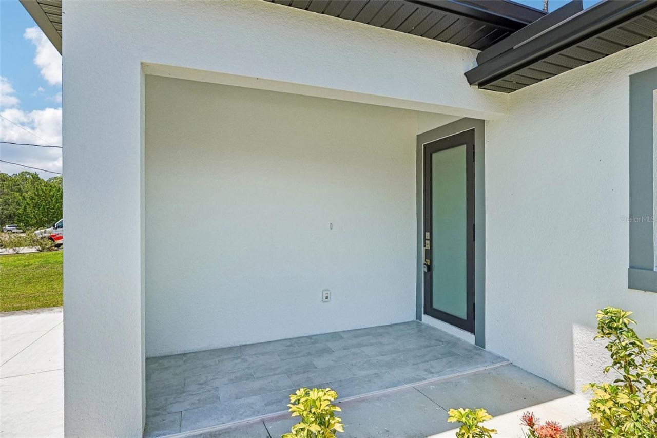 845/847 Meadow Road , Lehigh Acres, FL 33973 Photo