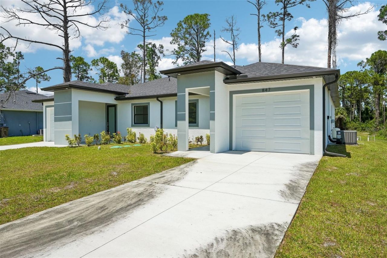 845/847 Meadow Road , Lehigh Acres, FL 33973 Photo