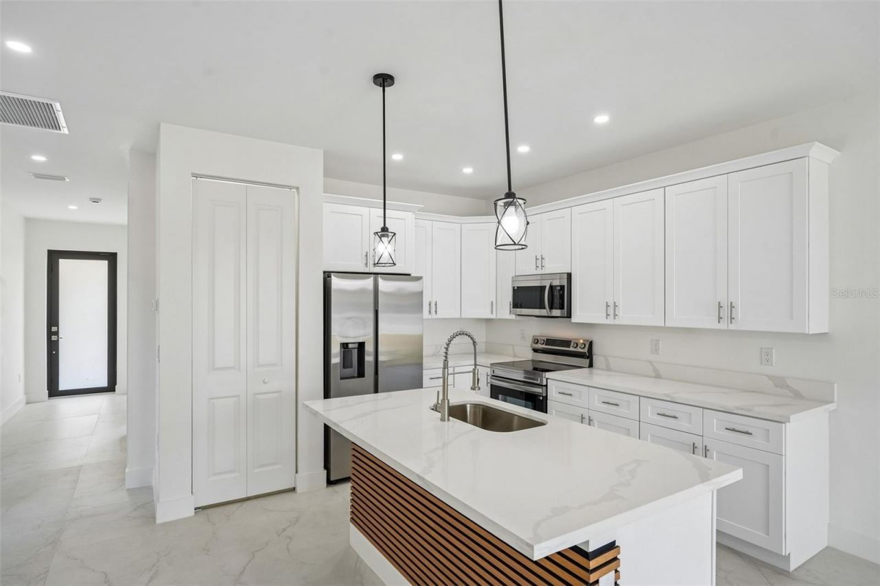 845/847 Meadow Road , Lehigh Acres, FL 33973 Photo
