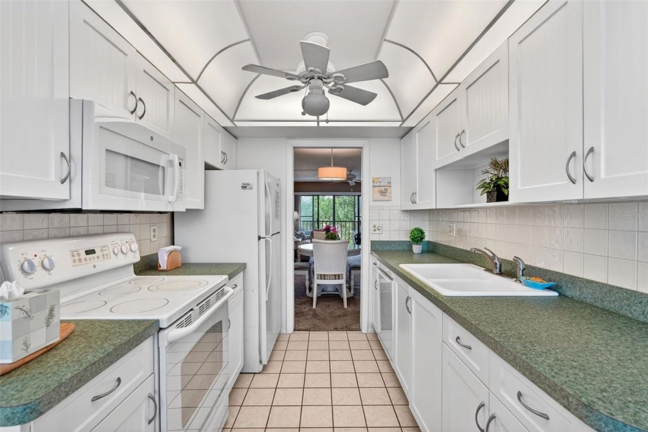505 30th Avenue W, Unit E303, Bradenton, FL 34205 Photo