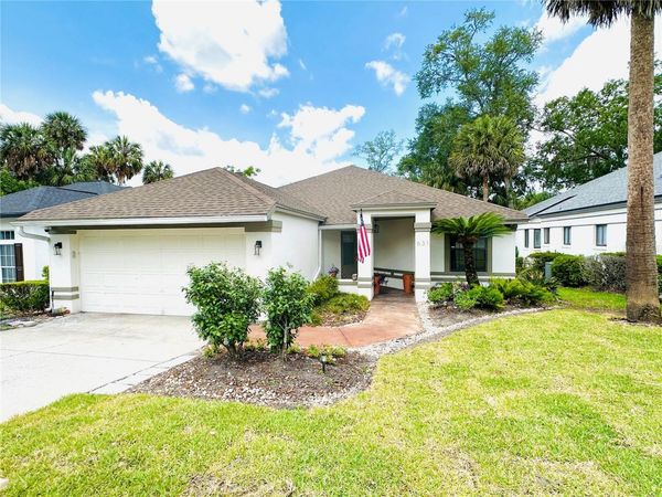 631 SAND LAKE COURT , MOUNT DORA, FL 32757