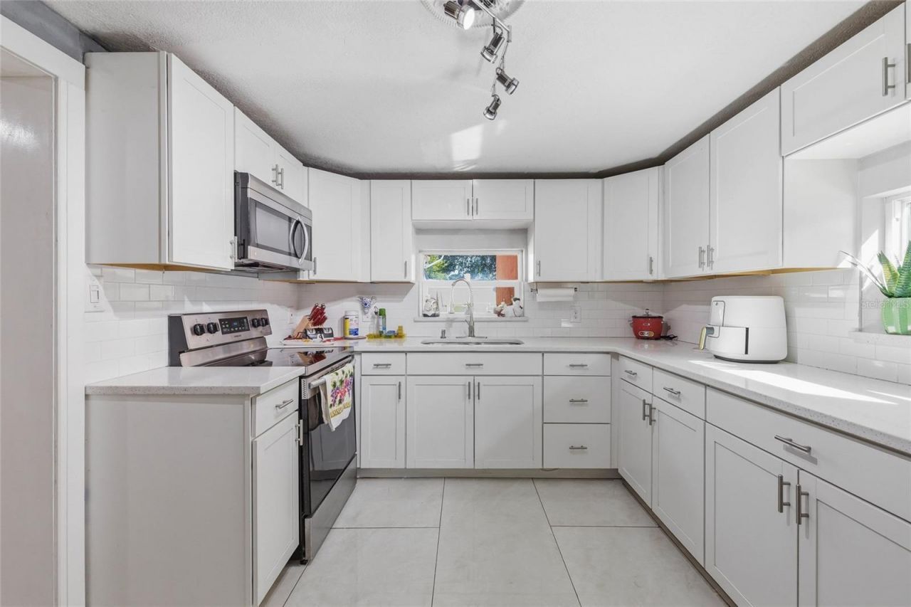 6760 Runnel Drive, New Port Richey, FL 34653 Photo