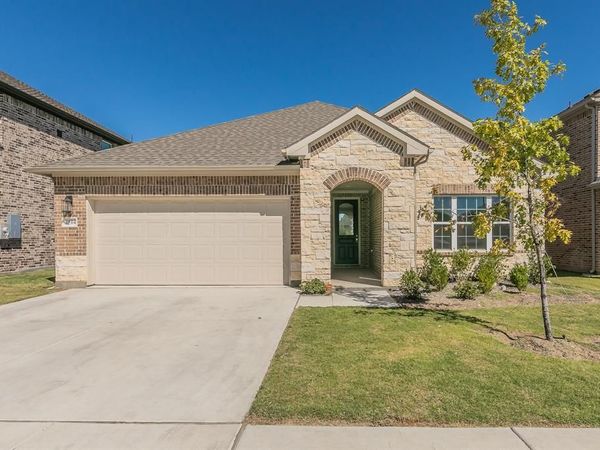 1504 Escondido Drive , Fort Worth, TX 76052