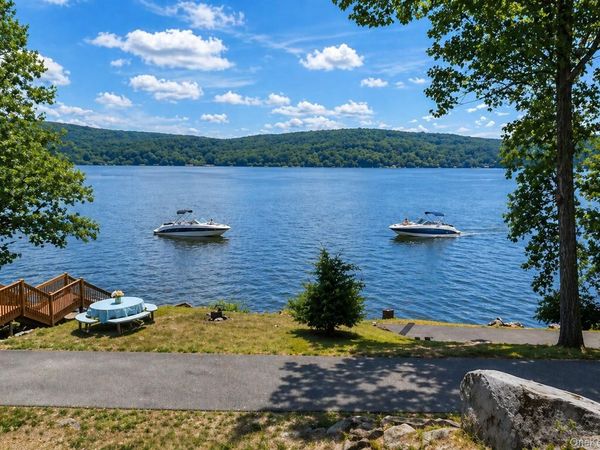 59 Furnace Trail , Greenwood Lake, NY 10925