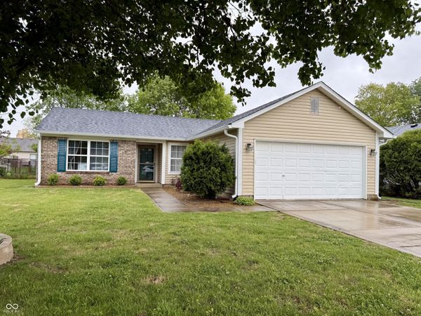 79 Meadow Creek East Boulevard , Whiteland, IN 46184