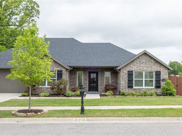 1620 N Dawes Street , Fayetteville, AR 72704