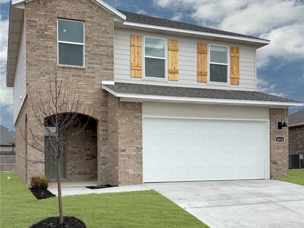 4745 W Folsom Street , Fayetteville, AR 72704