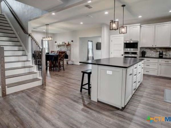 1345 E Old Hallettsville Road , Flatonia, TX 78941