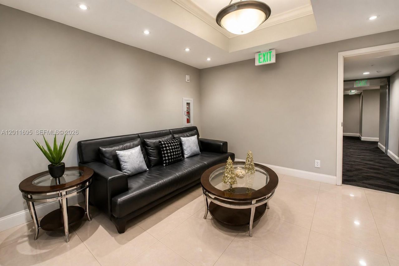 111 E Flagler St , Unit 705, Miami, FL 33131 Photo