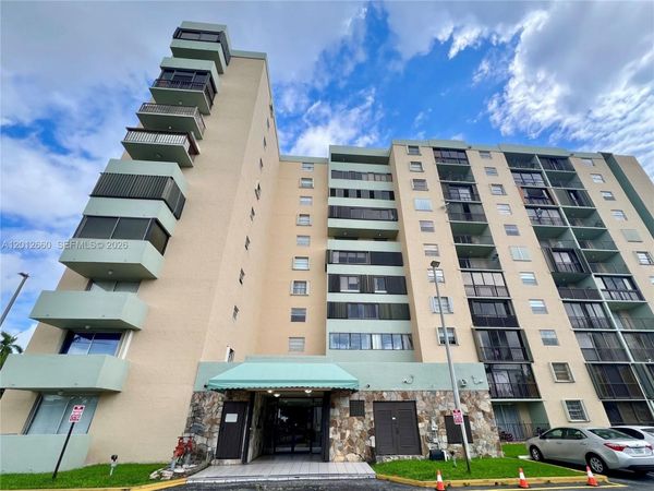 5055 NW 7th St, Unit 303, Miami, FL 33126