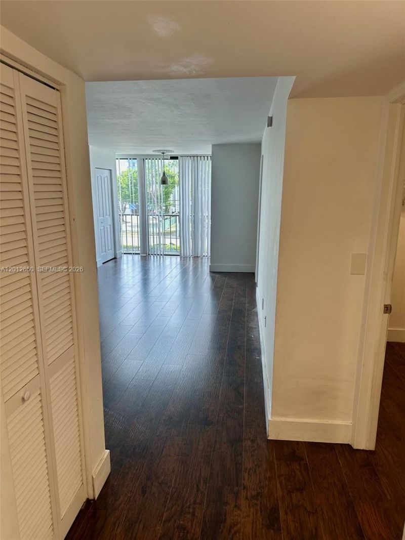 5055 NW 7th St, Unit 303, Miami, FL 33126 Photo