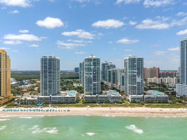 16445 Collins Ave, Unit 922, Sunny Isles Beach, FL 33160
