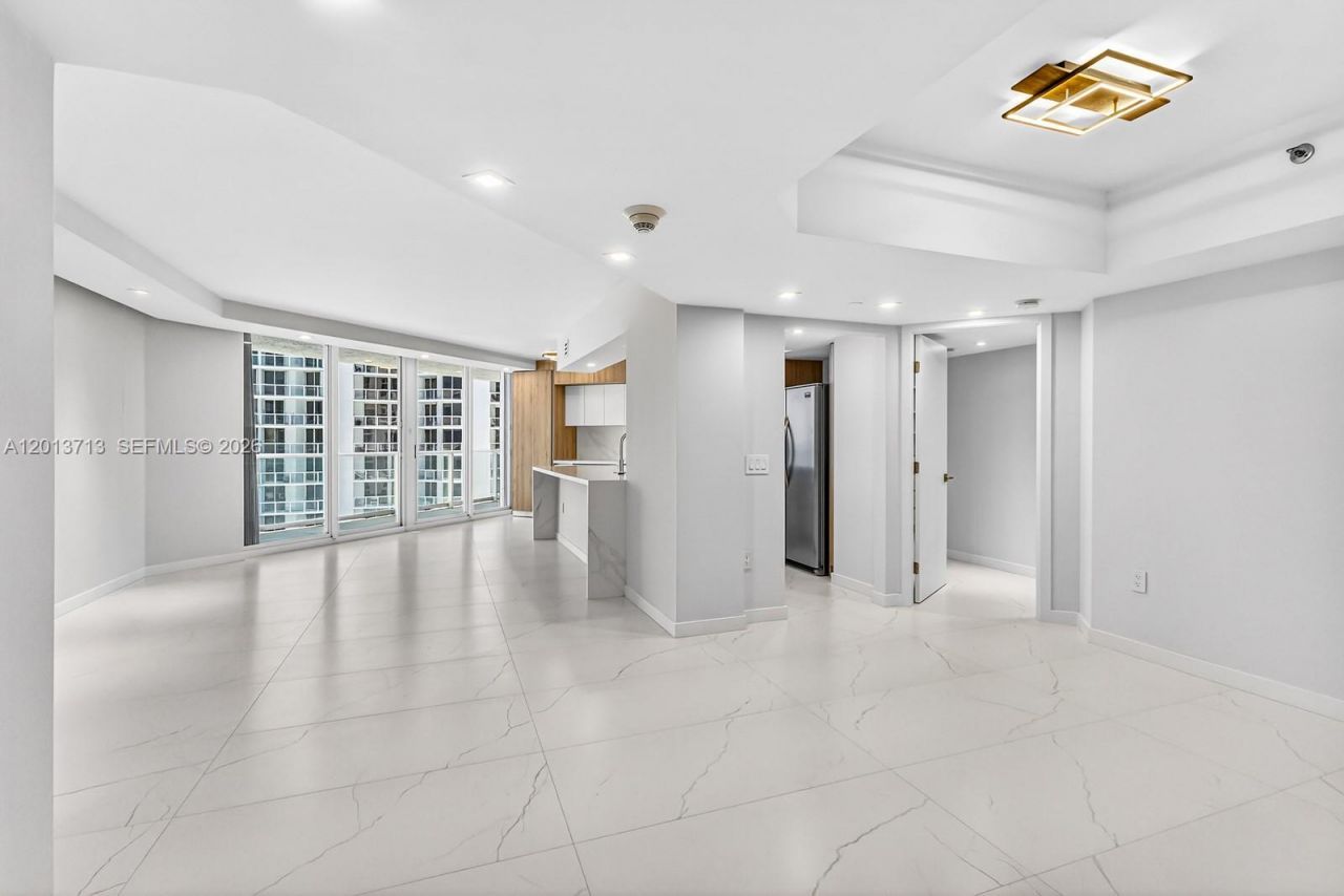 16445 Collins Ave, Unit 922, Sunny Isles Beach, FL 33160 Photo