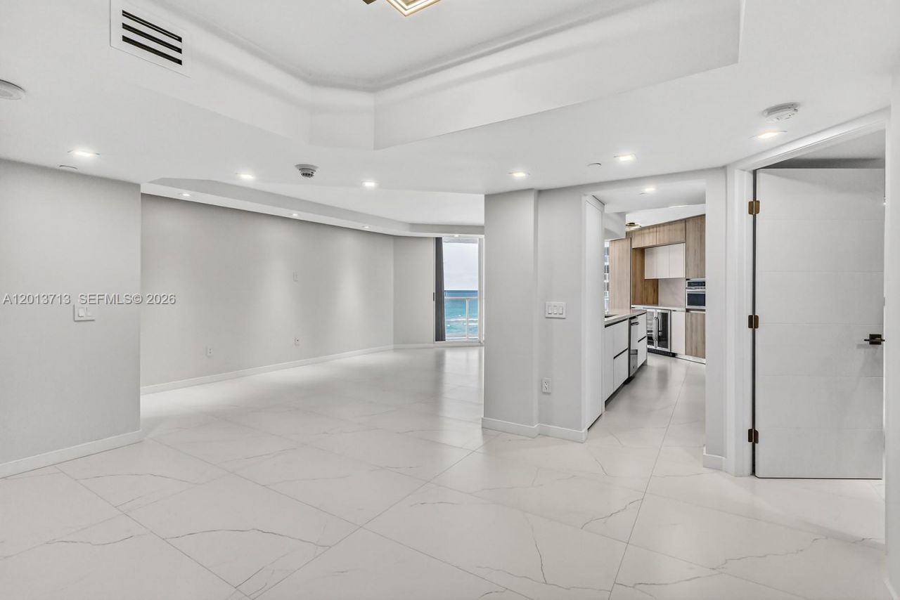 16445 Collins Ave, Unit 922, Sunny Isles Beach, FL 33160 Photo