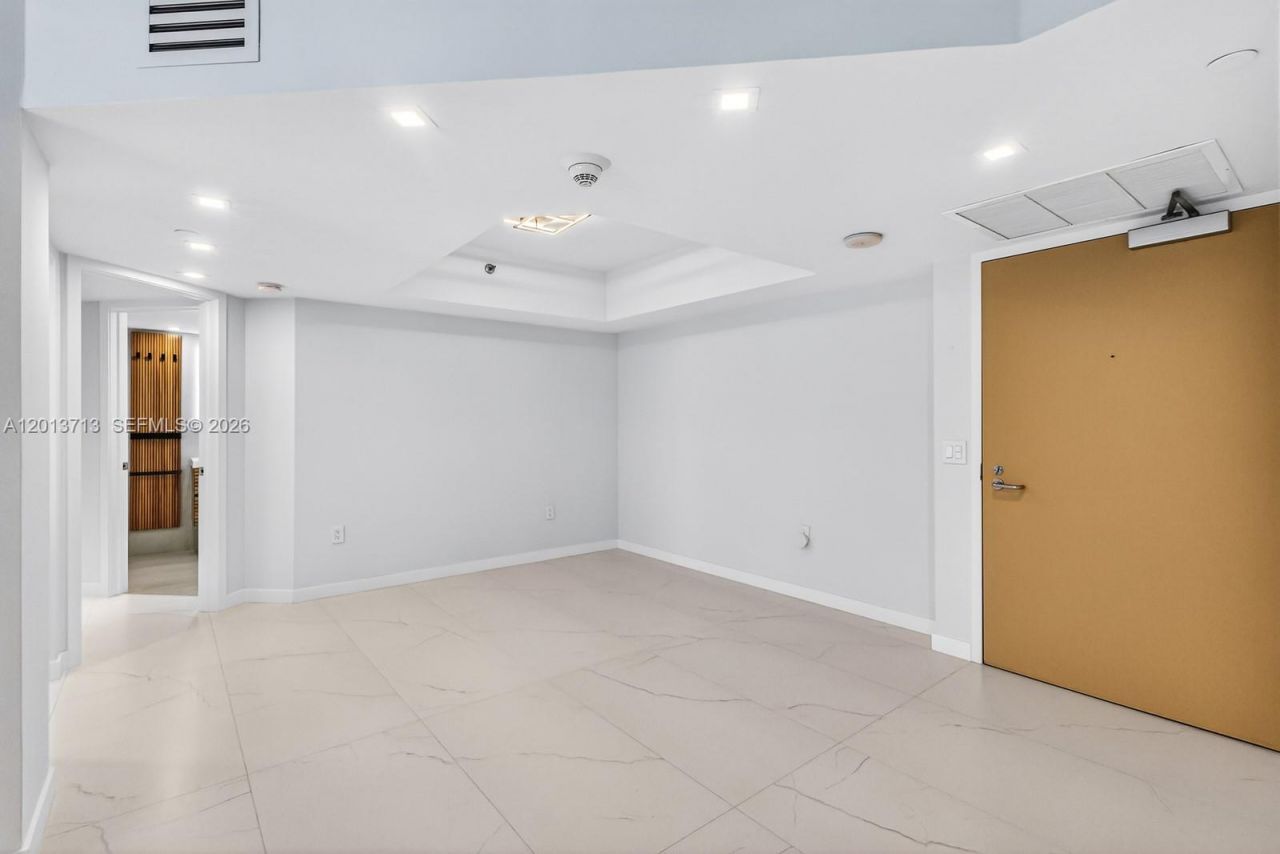 16445 Collins Ave, Unit 922, Sunny Isles Beach, FL 33160 Photo
