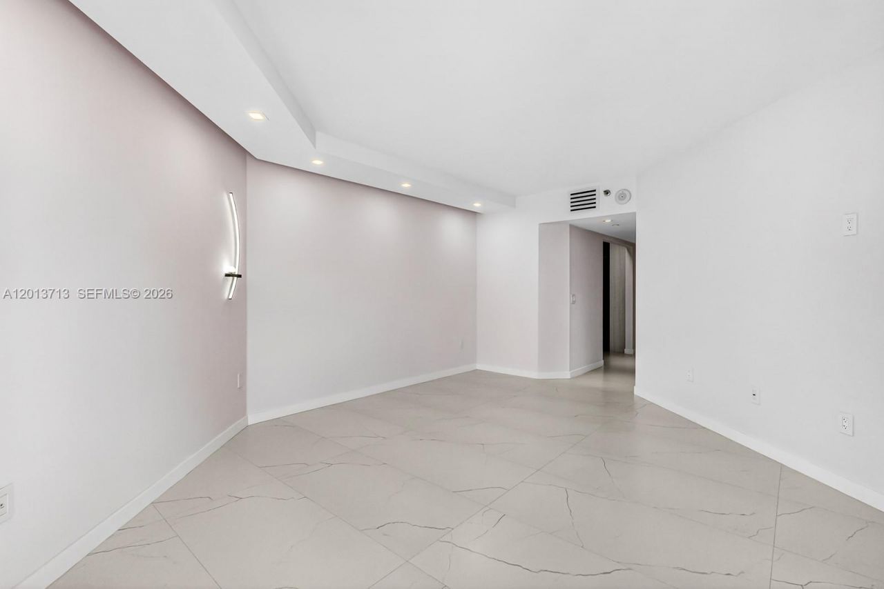 16445 Collins Ave, Unit 922, Sunny Isles Beach, FL 33160 Photo