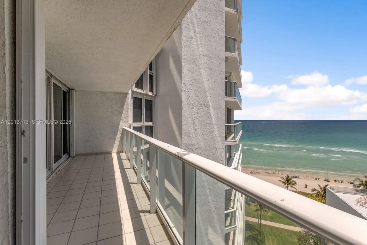 16445 Collins Ave, Unit 922, Sunny Isles Beach, FL 33160 Photo