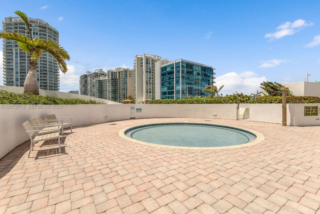 16445 Collins Ave, Unit 922, Sunny Isles Beach, FL 33160 Photo