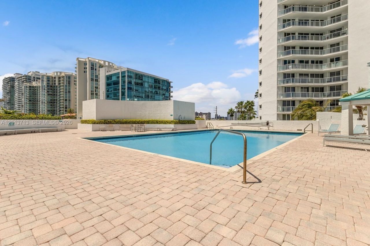 16445 Collins Ave, Unit 922, Sunny Isles Beach, FL 33160 Photo