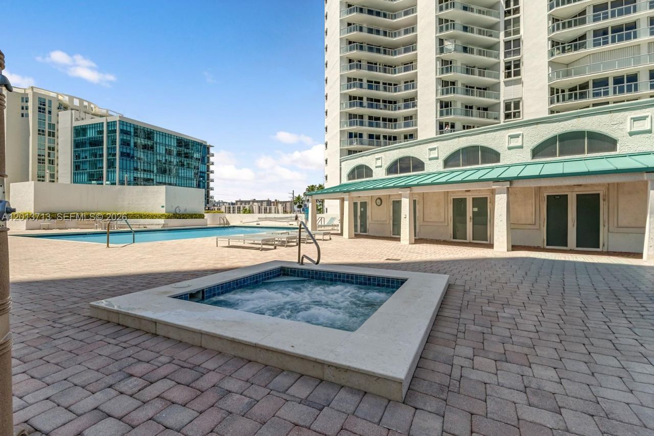 16445 Collins Ave, Unit 922, Sunny Isles Beach, FL 33160 Photo