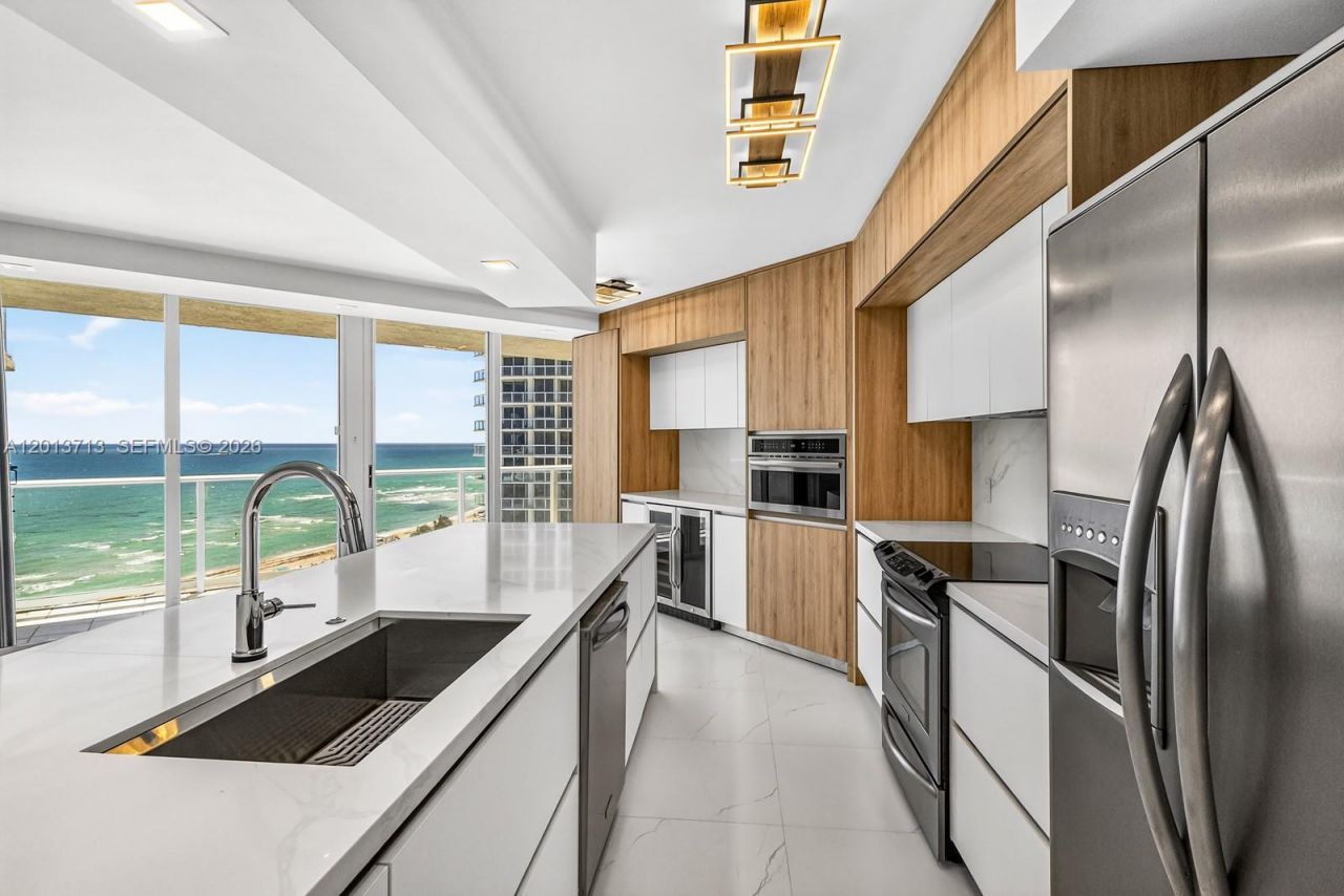 16445 Collins Ave, Unit 922, Sunny Isles Beach, FL 33160 Photo