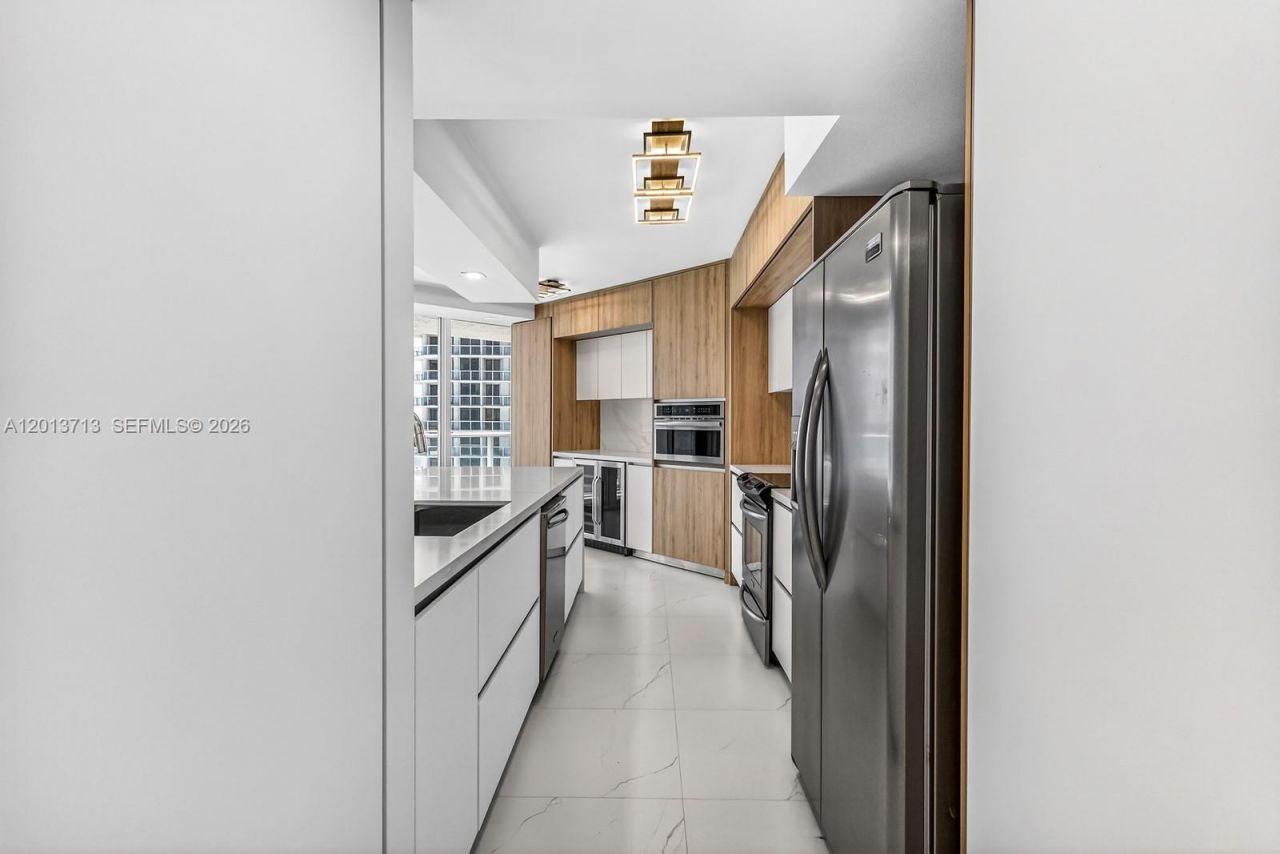 16445 Collins Ave, Unit 922, Sunny Isles Beach, FL 33160 Photo