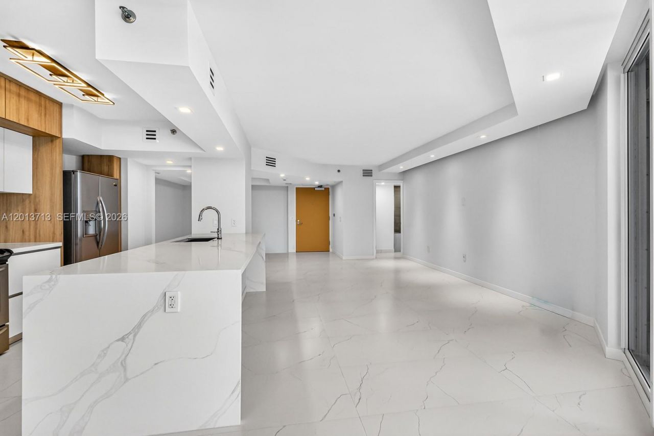 16445 Collins Ave, Unit 922, Sunny Isles Beach, FL 33160 Photo
