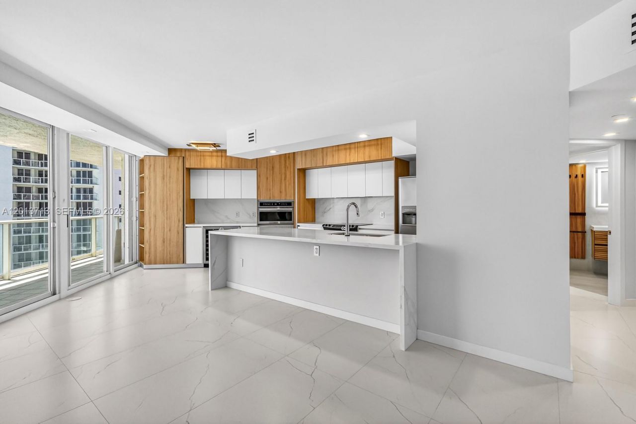 16445 Collins Ave, Unit 922, Sunny Isles Beach, FL 33160 Photo