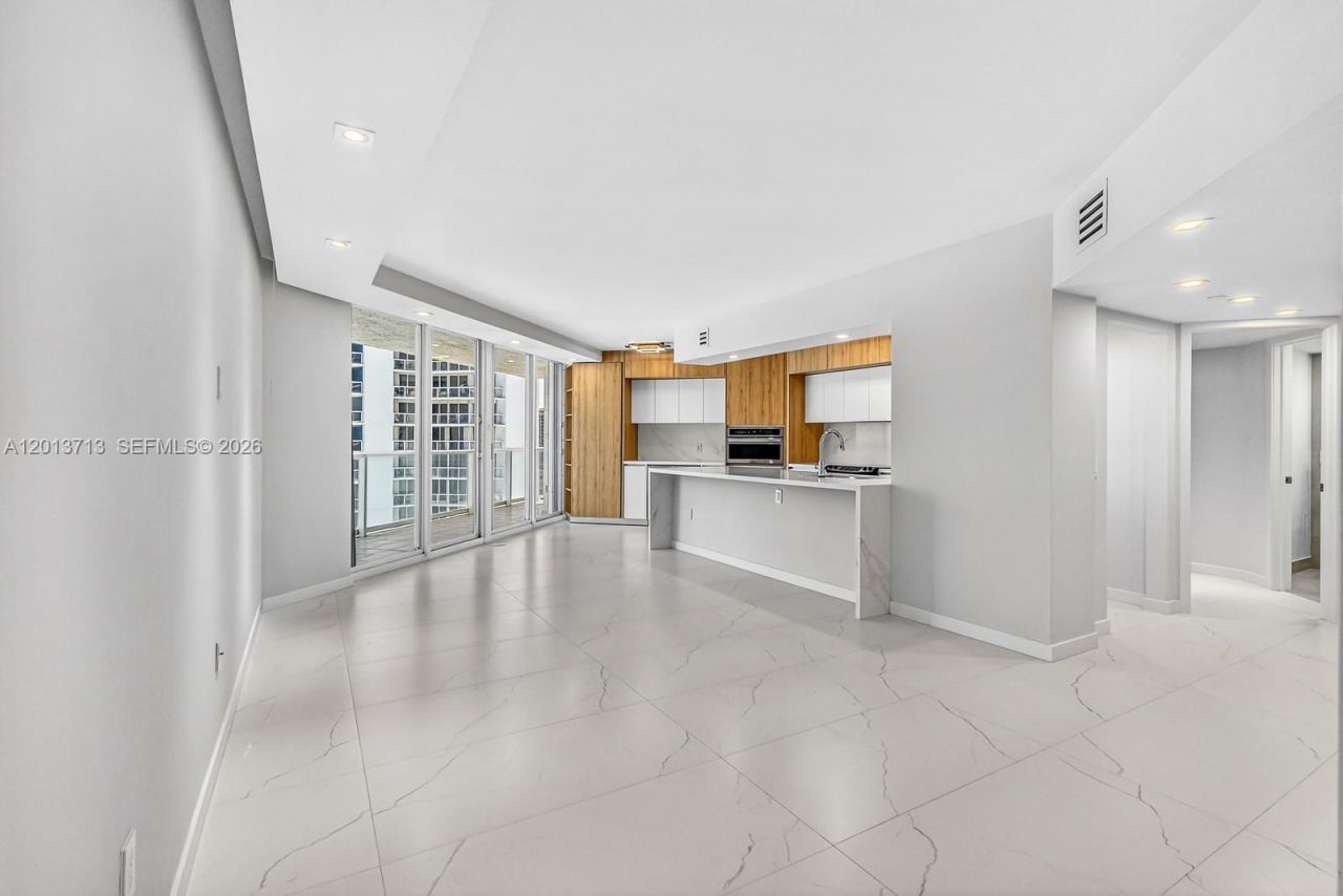 16445 Collins Ave, Unit 922, Sunny Isles Beach, FL 33160 Photo