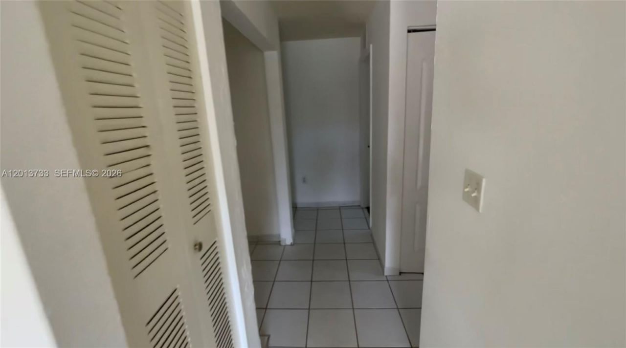 209 NE 141st St, Unit 4, Miami, FL 33161 Photo