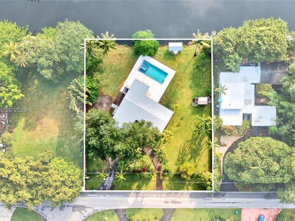 11665 W Biscayne Canal Rd , Miami, FL 33161