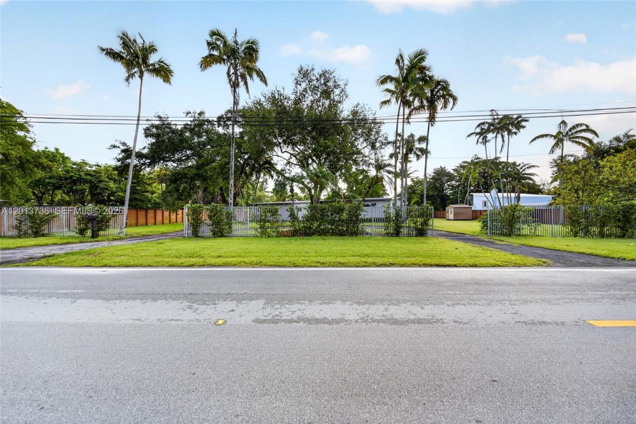 11665 W Biscayne Canal Rd , Miami, FL 33161 Photo