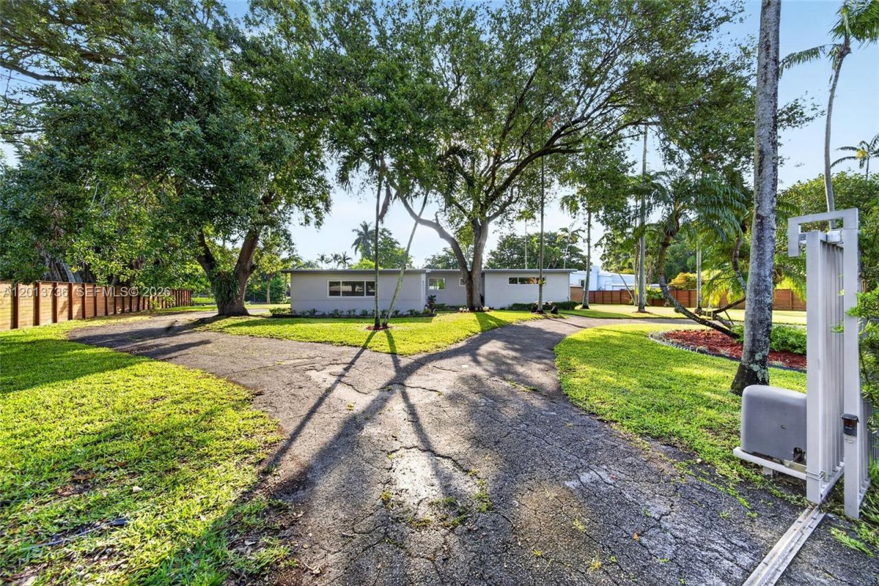 11665 W Biscayne Canal Rd , Miami, FL 33161 Photo