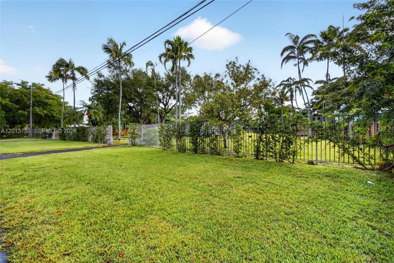 11665 W Biscayne Canal Rd , Miami, FL 33161 Photo