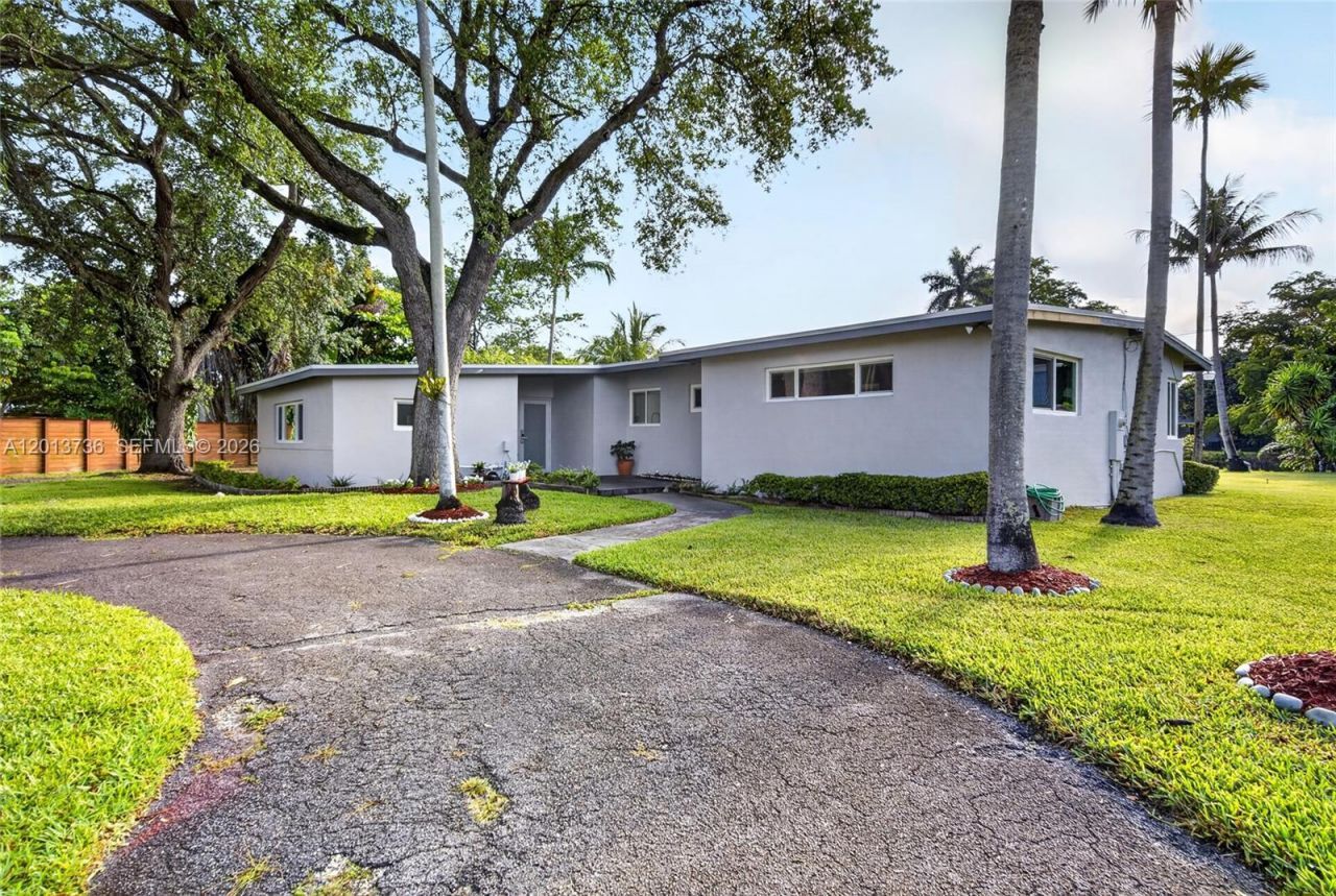 11665 W Biscayne Canal Rd , Miami, FL 33161 Photo