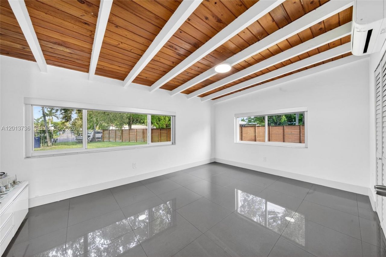 11665 W Biscayne Canal Rd , Miami, FL 33161 Photo