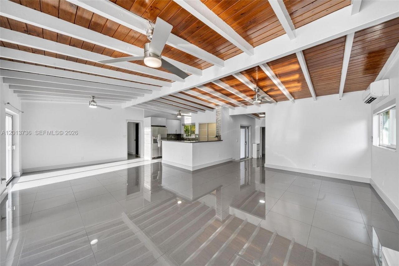 11665 W Biscayne Canal Rd , Miami, FL 33161 Photo