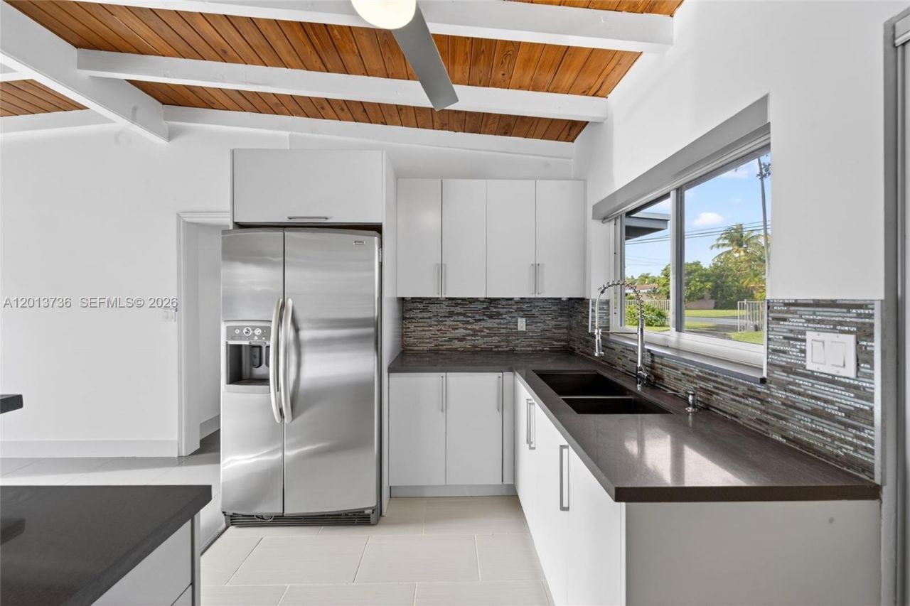 11665 W Biscayne Canal Rd , Miami, FL 33161 Photo