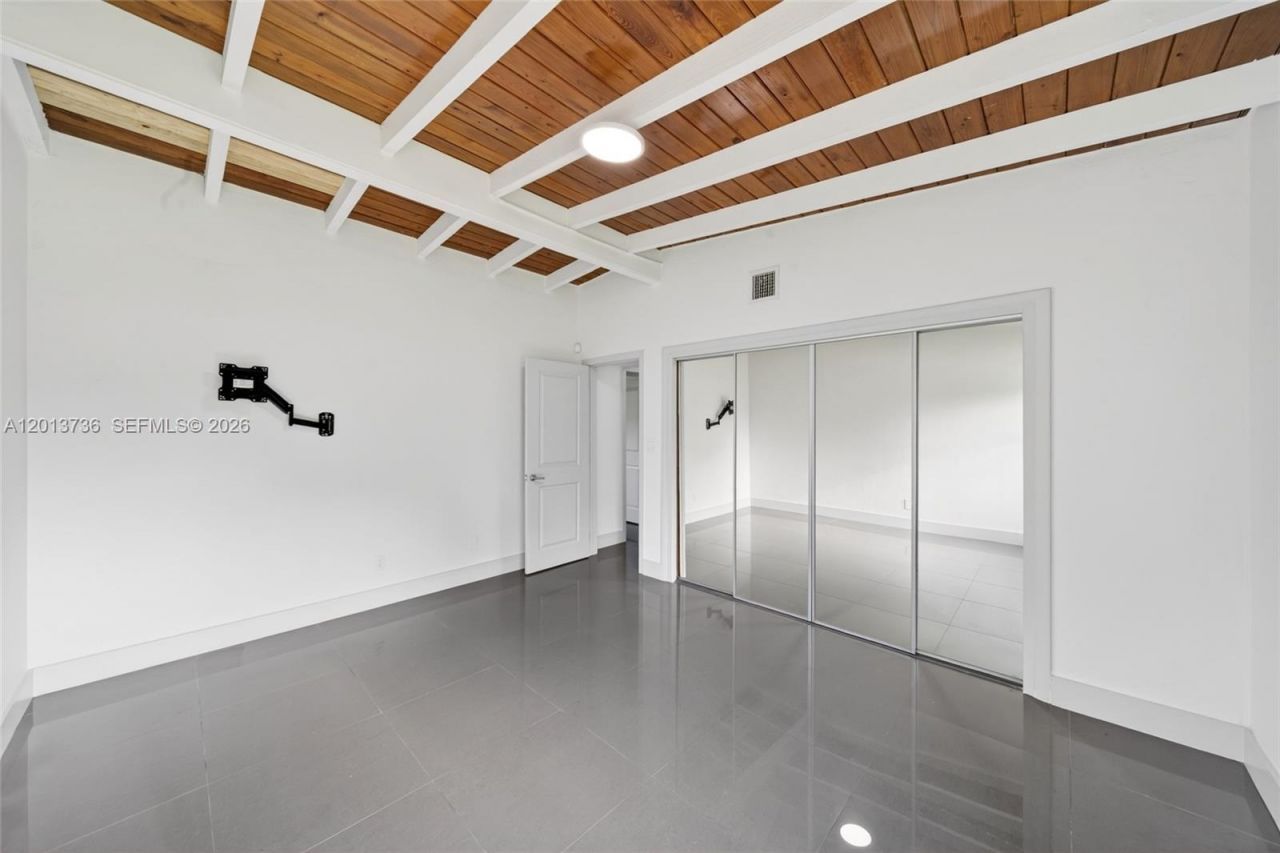 11665 W Biscayne Canal Rd , Miami, FL 33161 Photo